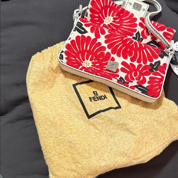 Fendi limited edition embroidered Floral Red and Black Women's Bag - Picture 13 of 14